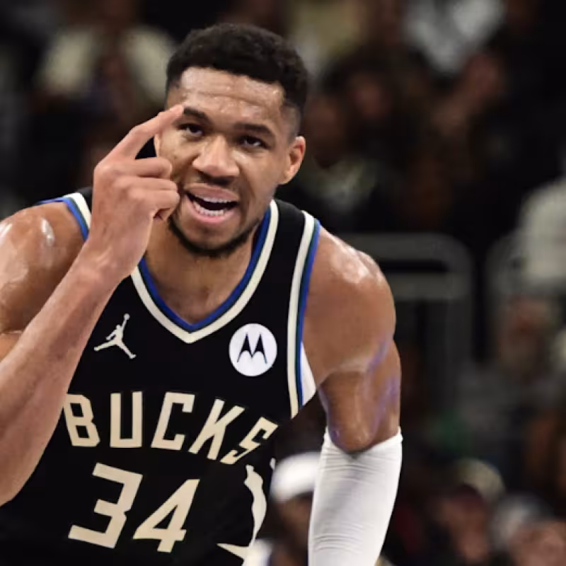 Giannis Antetokounmpo, involved in NBA rumors.