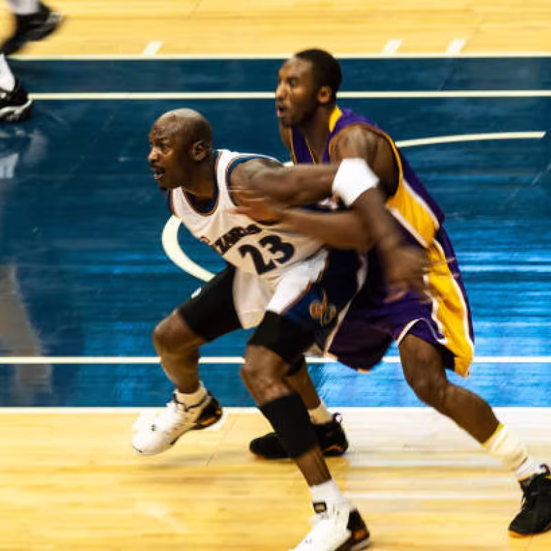 Letter from Jordan and Kobe. Photo: gettyimages.