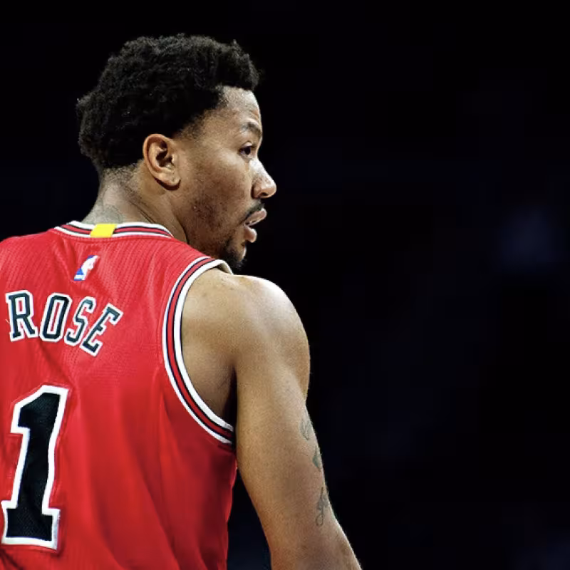 Derrick Rose verá como los Chicago Bulls le retiran su camiseta número 1.