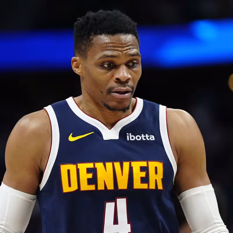 Russell Westbrook tenía un salario mínimo con los Denver Nuggets en la 2024/25