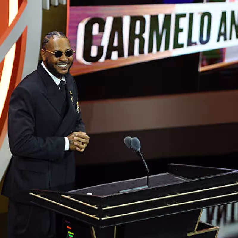Carmelo Anthony wants to work with Antetokounmpo. Photo: gettyimages