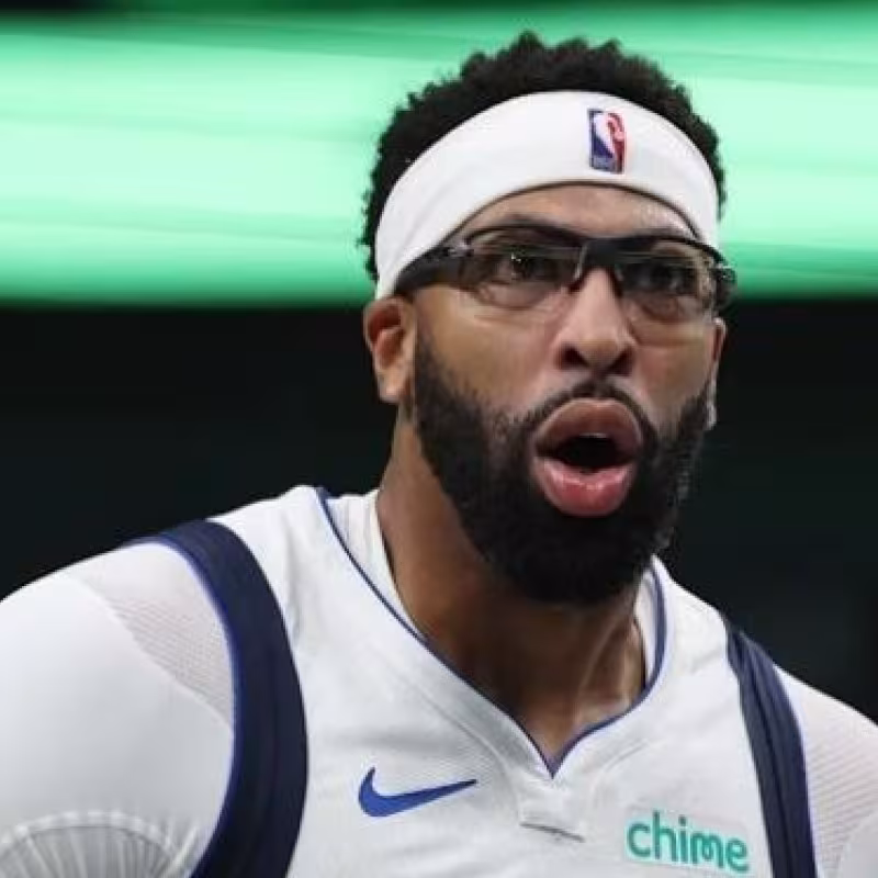 Anthony Davis should leave the Dallas Mavericks sooner rather than later.