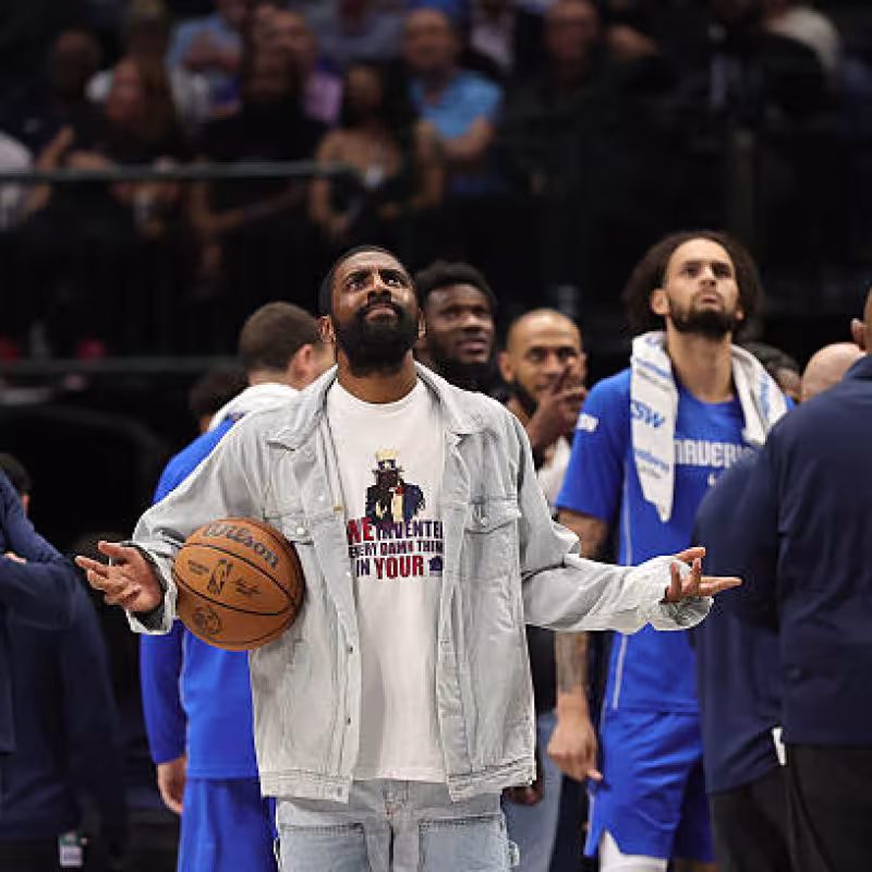 Dallas Mavericks take a stand with Kyrie Irving. Photo: gettyimages