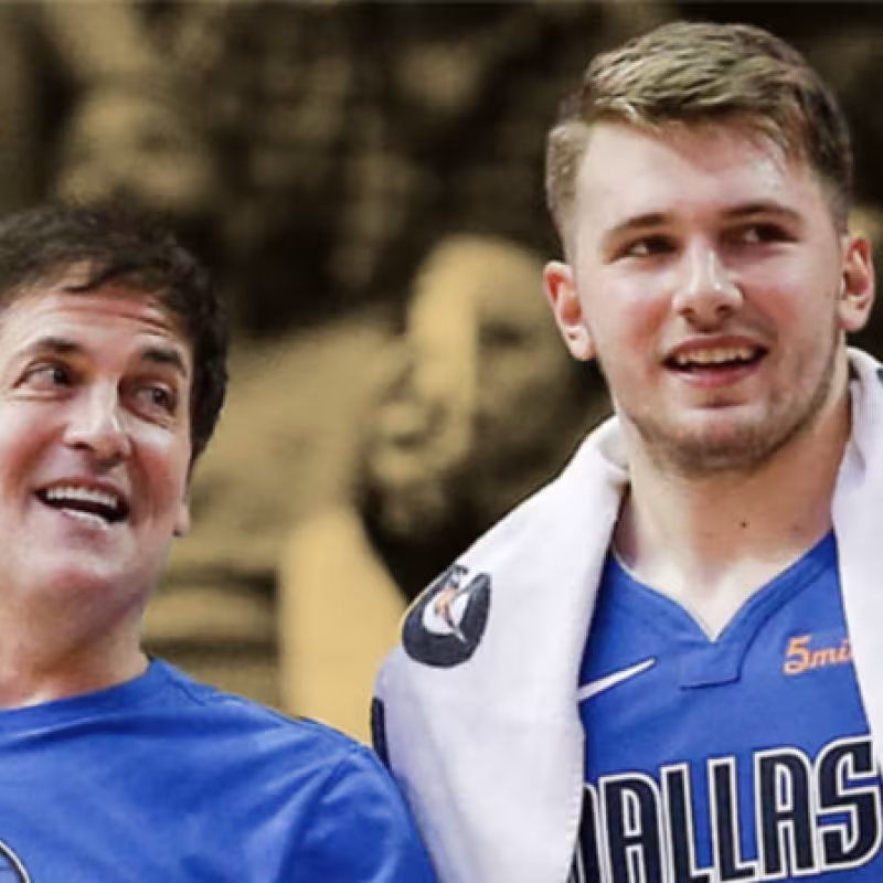 Mark Cuban, junto a Luka Doncic: eran otros tiempos. 