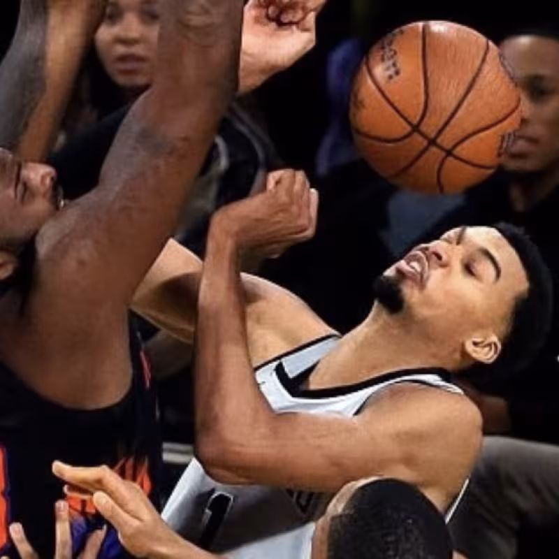 Victor Wembanyama couldn't prevent the Spurs' defeat against the Knicks in the NBA Cup final.