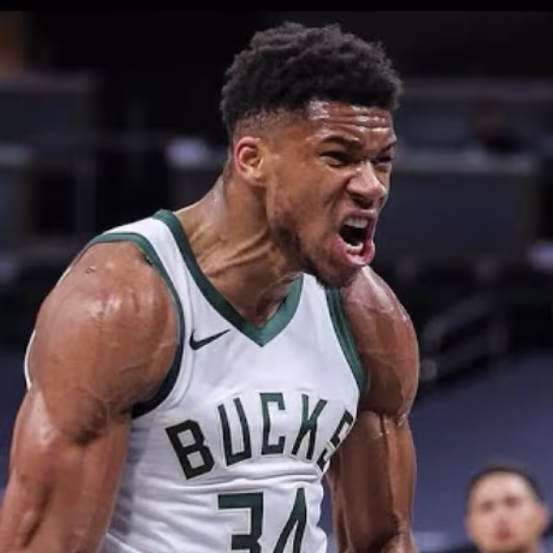 Continúan los rumores NBA con Giannis Antetokounmpo de figura central.
