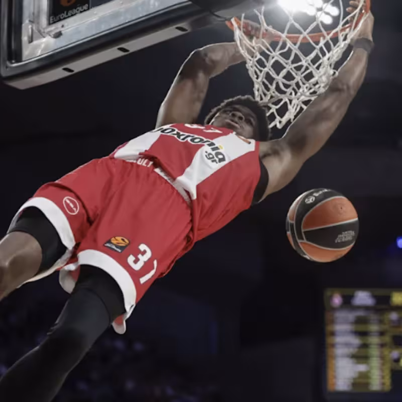 Giannis Antetokounmpo apuesta por el Olympiacos en la Euroliga