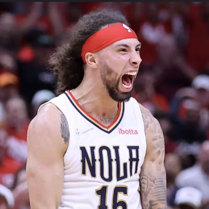 Alvarado, traded to New York Knicks.