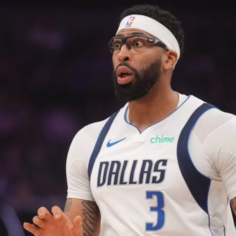 Anthony Davis should stay with the Dallas Mavericks