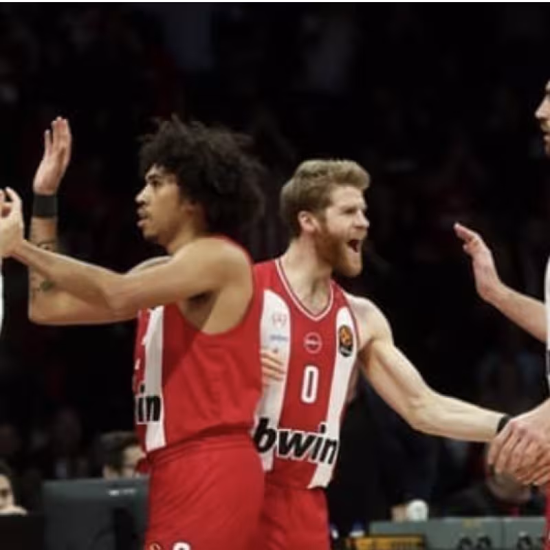Olympiacos crushes Paris with a resounding victory