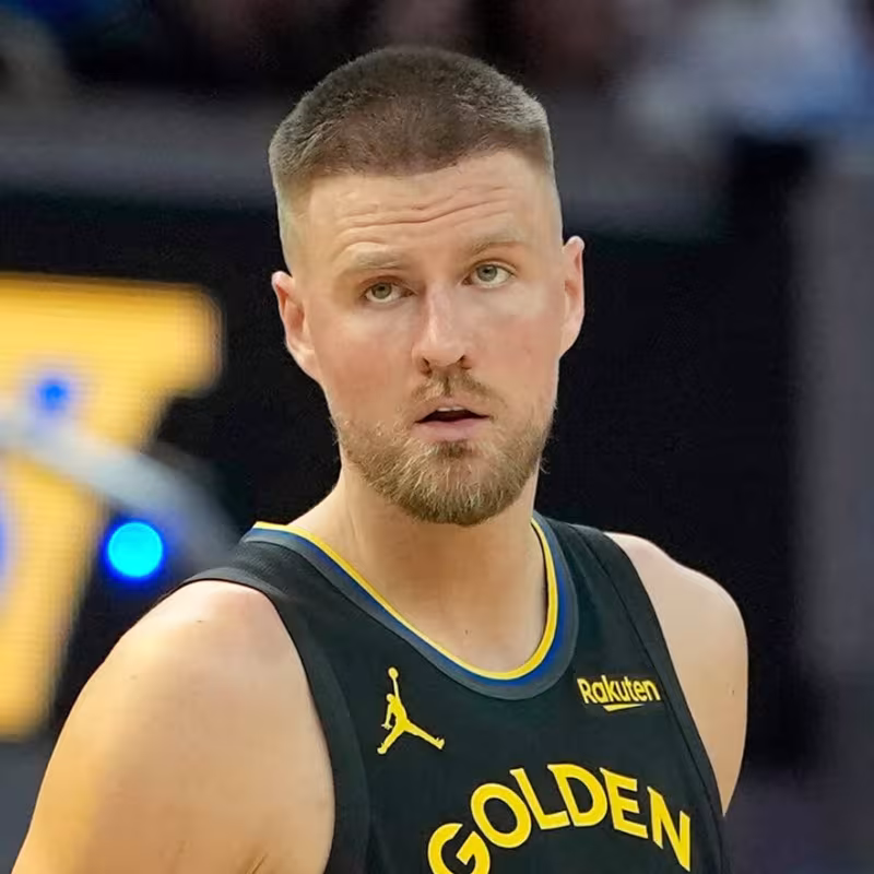 Kristaps Porzingis, jugador de Golden State Warriors.