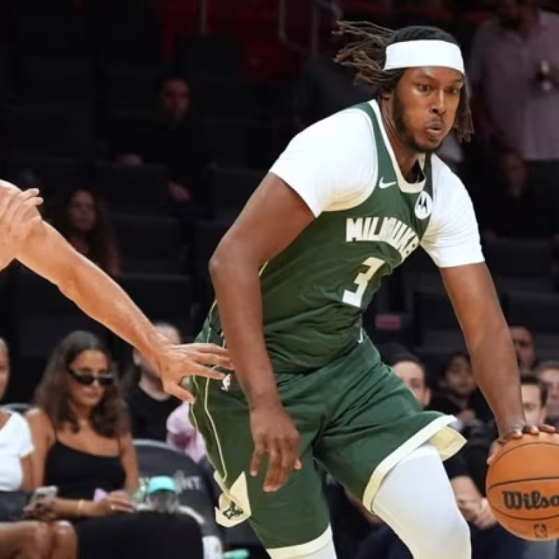 Myles Turner, en un partido contra Miami Heat