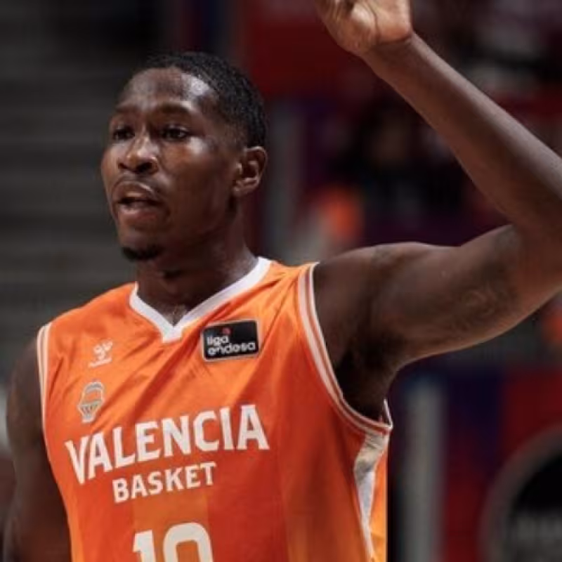 Omari Moore continues his trajectory with Valencia Basket.
