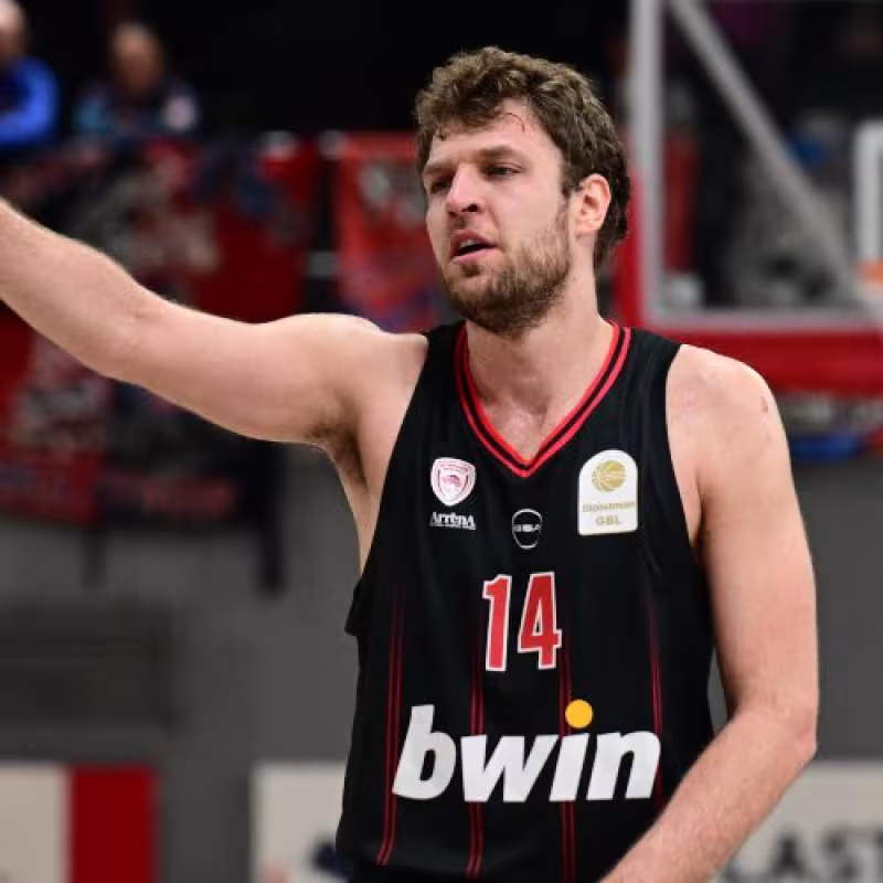 Sasha Vezenkov y su polémica relación con Svetislav Pesic