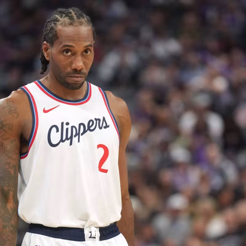 Kawhi Leonard distances himself from the Golden State Warriors.
