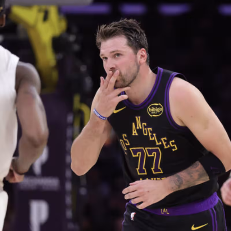 Luka Doncic, star of the Los Angeles Lakers, faces the Cleveland Cavaliers.