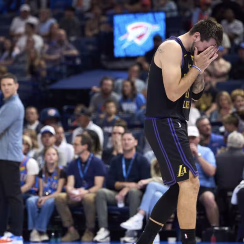 Luka Doncic, a Europa para recuperarse de su lesión
