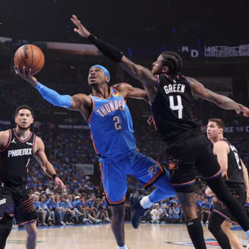 Victoria aplastante de Oklahoma City Thunder. 