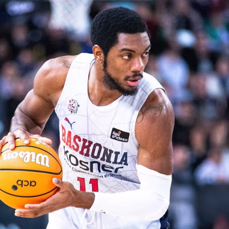 Fenerbahçe ficha a Trent Forrest y a Ignas Sargiunas para la próxima temporada