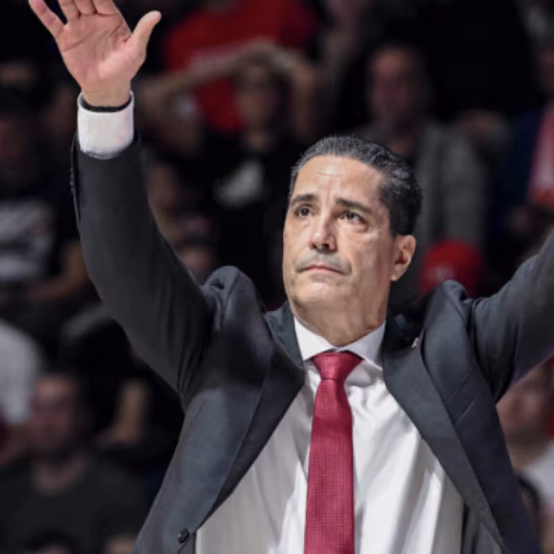 Giannis Sfairopoulos, favorito para dirigir al Anadolu Efes