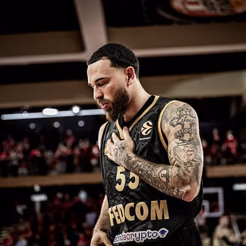 Mike James signs with Barcelona. Photo: Getty Images.