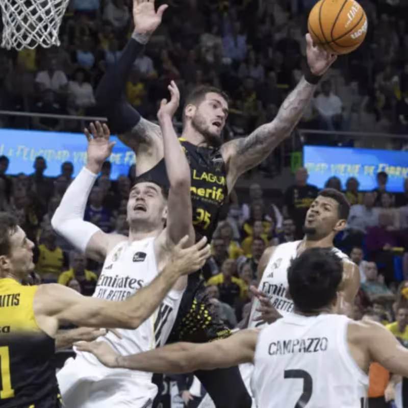 Victory of La Laguna Tenerife against Real Madrid.