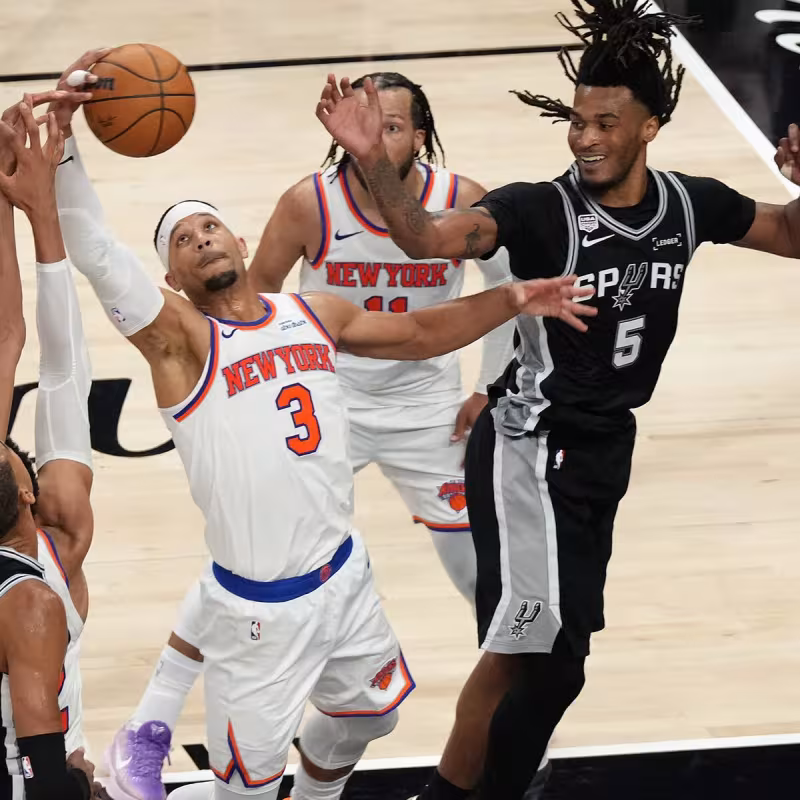 Polémica en el 4º partido entre los Knicks y los Spurs