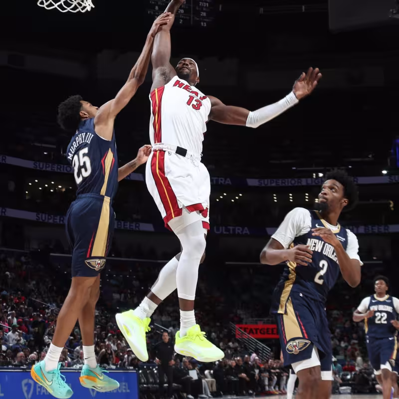 Bam Adebayo se peleó con Tyler Herro en Las Vegas. 