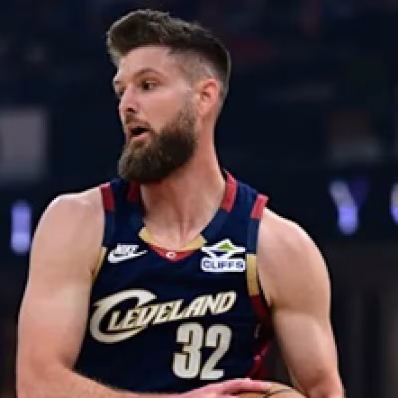 Dean Wade, nuevo jugador de Philadelphia 76ers.
