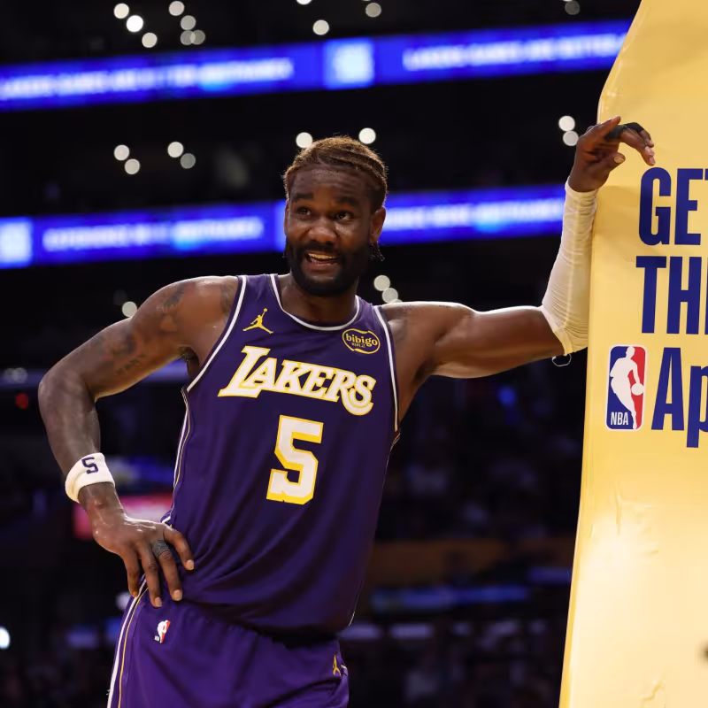 DeAndre Ayton se ha marchado de Los Angeles Lakers. 