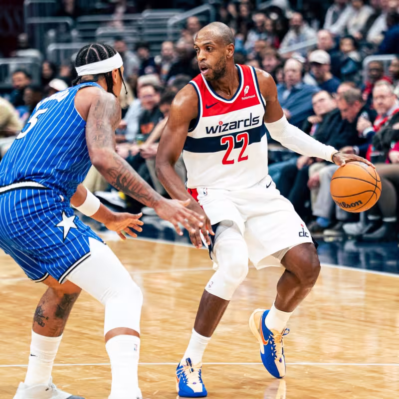 Khris Middleton vuelve a jugar a Washington Wizards.