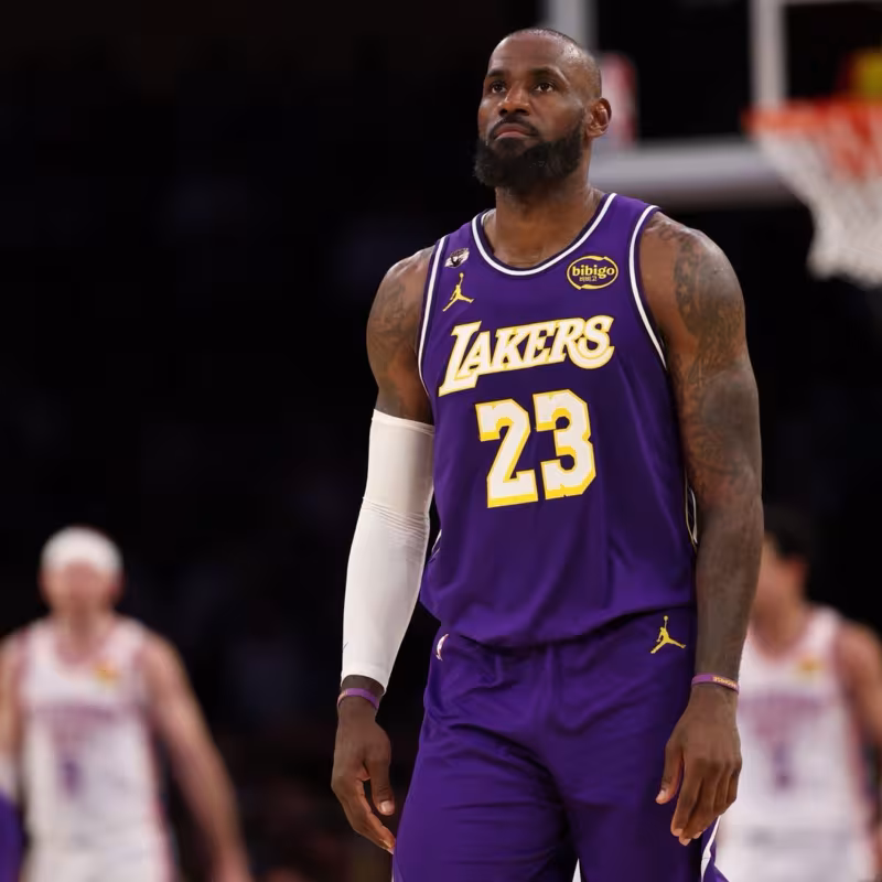 LeBron James jugará en los Philadelphia 76ers