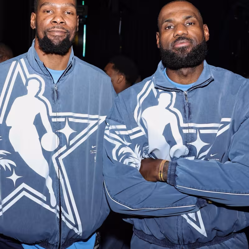 LeBron James y Kevin Durant, mejores aleros de la historia de la NBA con Larry Bird.