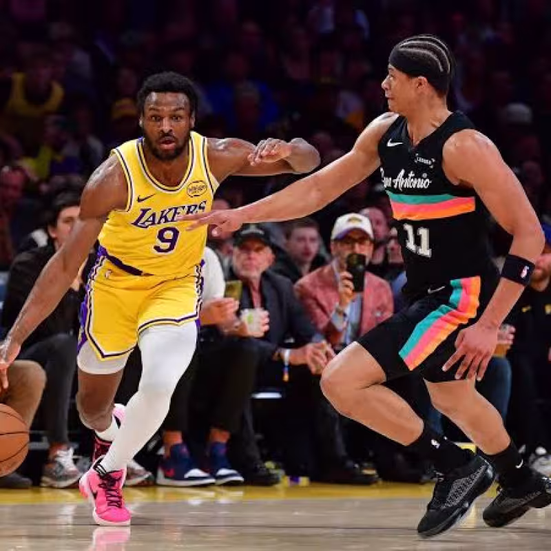 Bronny James, en un partido contra los San Antonio Spurs