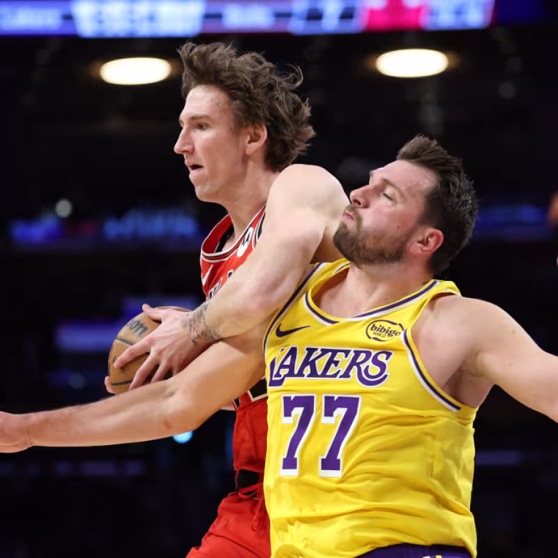 Problemas NBA entre Buzelis y Doncic