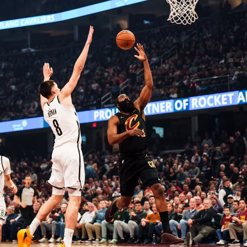 James Harden, estrella de Cleveland Cavaliers. 
