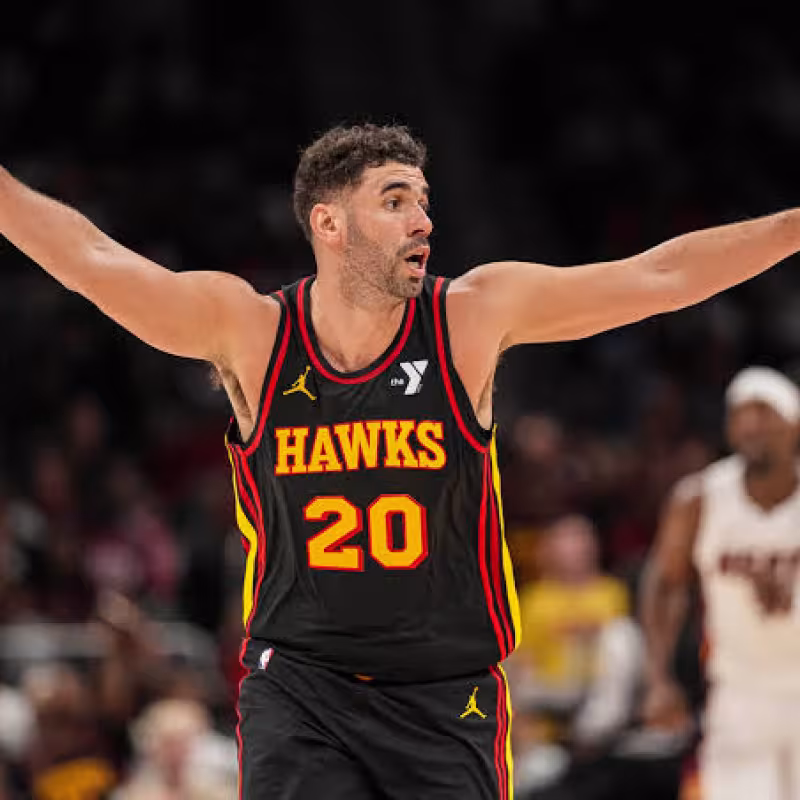 Georges Niang suena para los Warriors