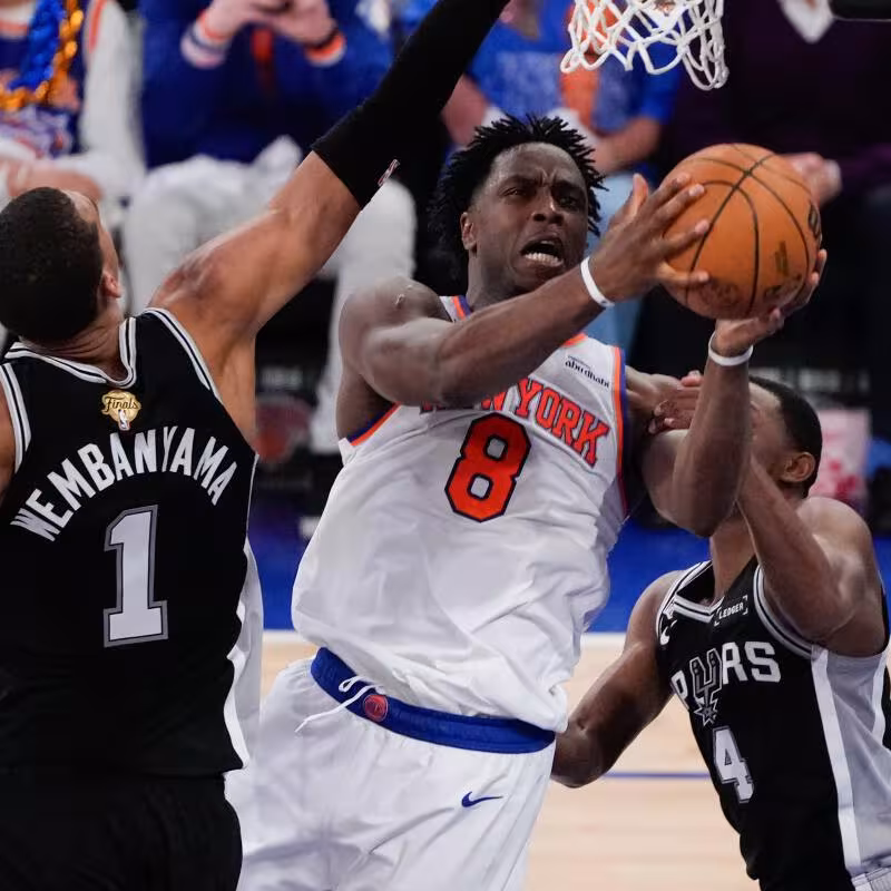 OG Anunoby, defendido por Victor Wembanyama