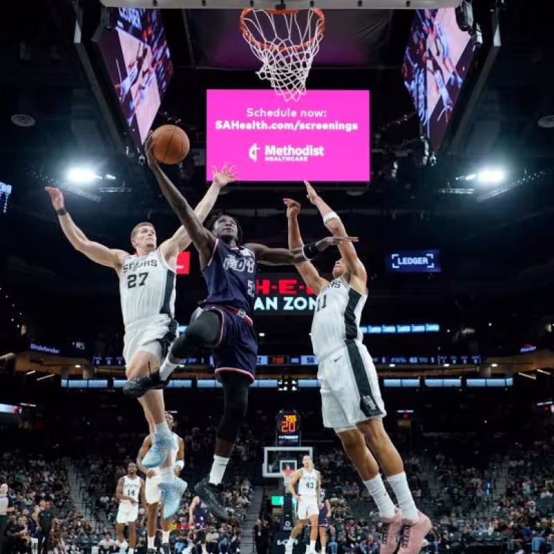 Victor Oladipo, en un partido contra los San Antonio Spurs