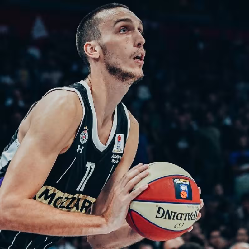 Aleksej Pokusevski era una de las mayores promesas del baloncesto europeo