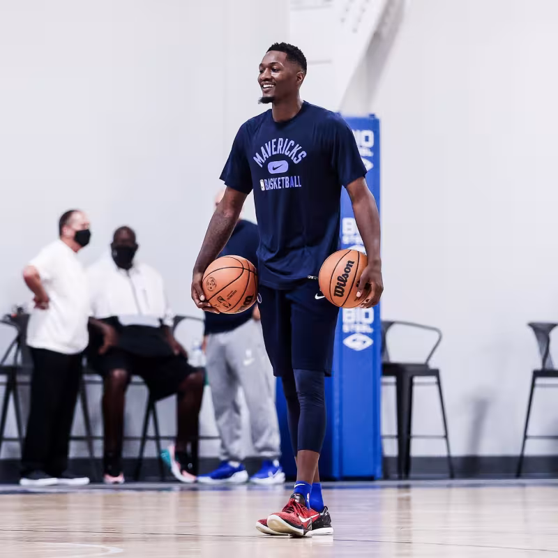 Finney Smith vuelve a cambiar de equipo