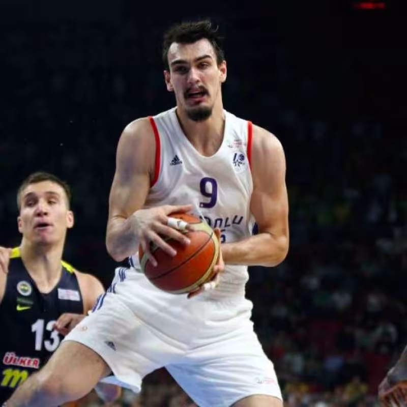 Šarić regresa a Anadolu Efes tras diez años