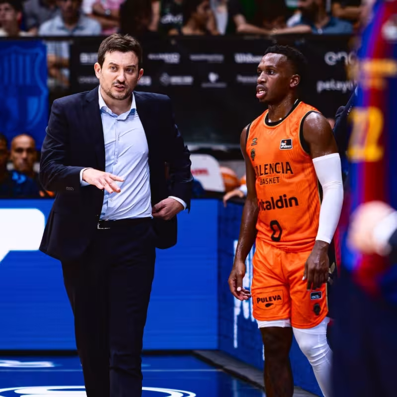 Albert evaluates Valencia's signings in their early matches.