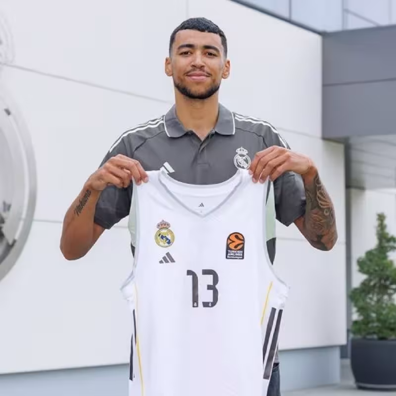 Almansa rescinde con el Real Madrid tras temporada discreta