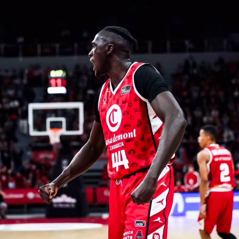Bango announces his return to Zaragoza after the operation.