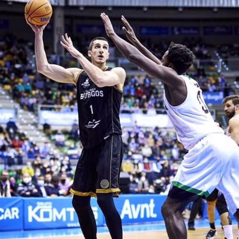 Baskonia refuerza su pretemporada con cinco fichajes