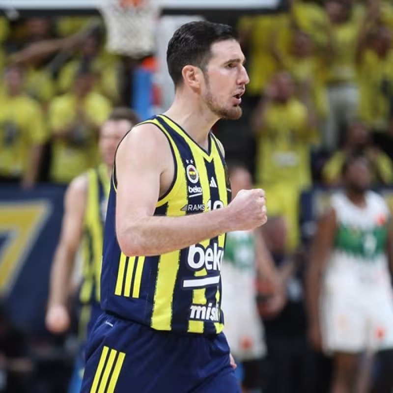De Colo cierra su carrera ganando la liga turca