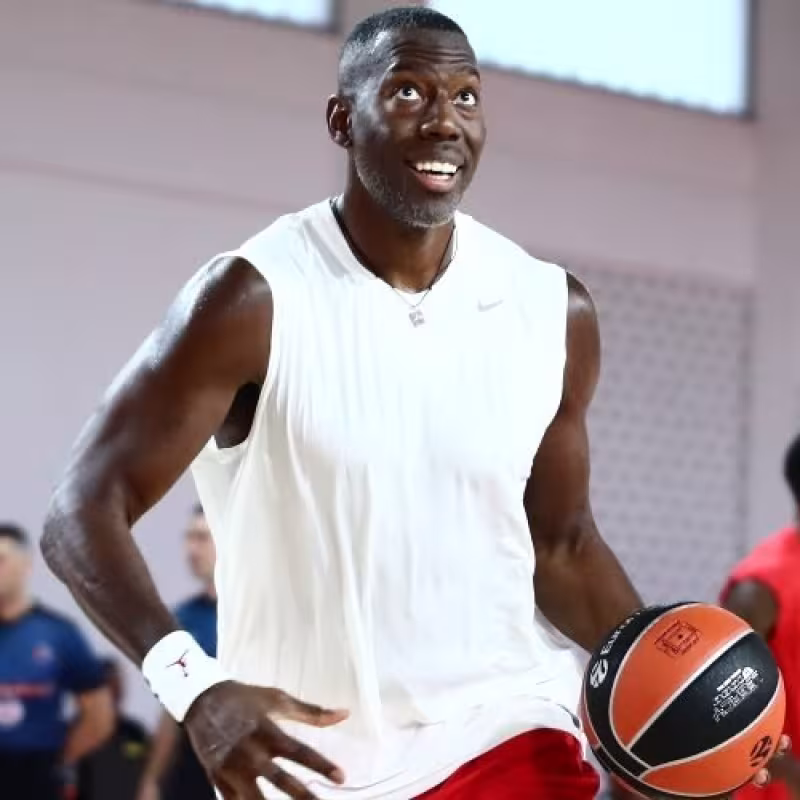 Dunston regresa al Olympiacos tras once años