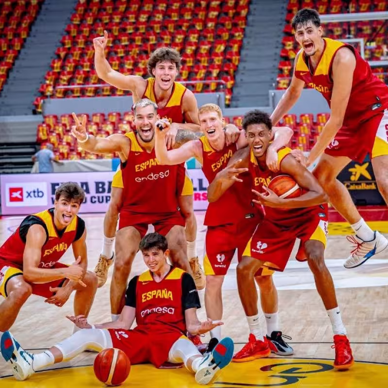 España inicia segunda fase ante Portugal con debuts de Mara y Miller