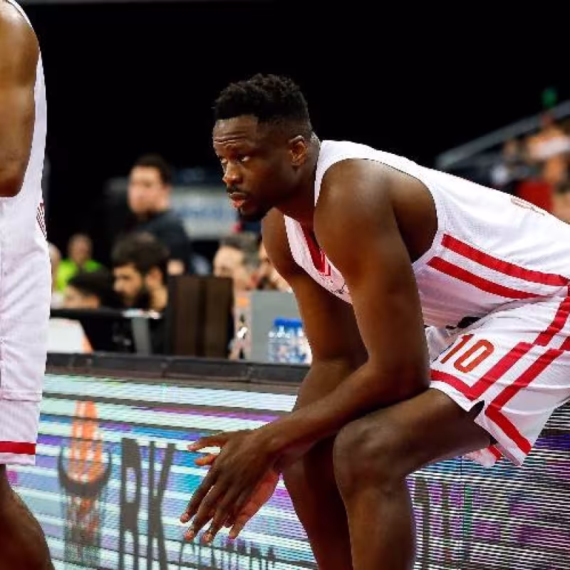 Fall abandona Olympiacos tras cinco años exitosos